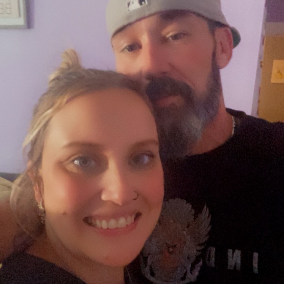 MEET YOUR POSHER 🥰 - Picture 2 of 3